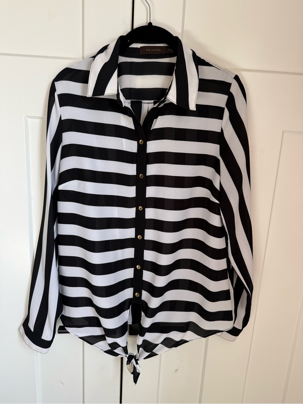 The Limited Black & White Striped Tie-Front Button Shirt size M. EUC.